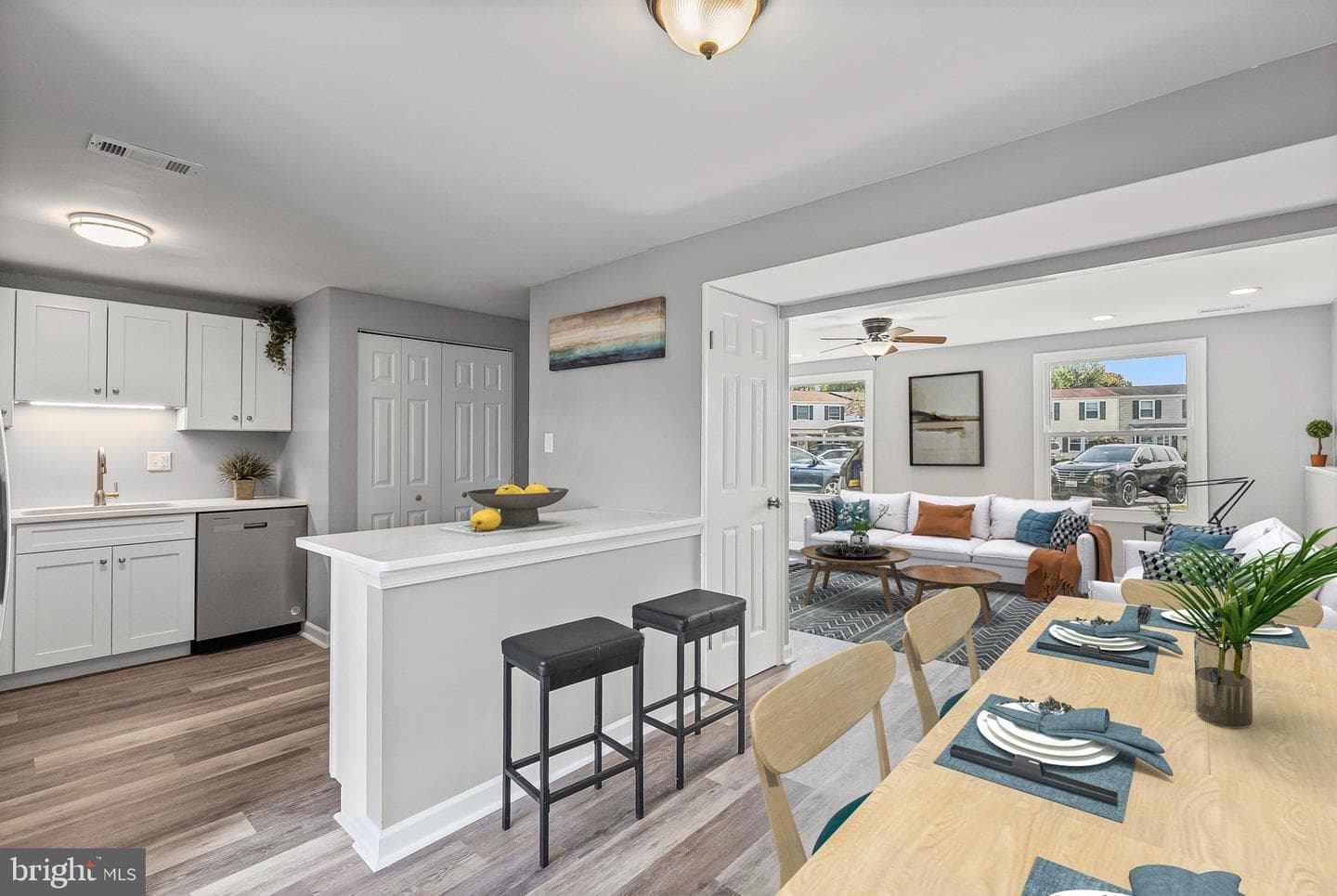 130 Ravenswood Court photo 5