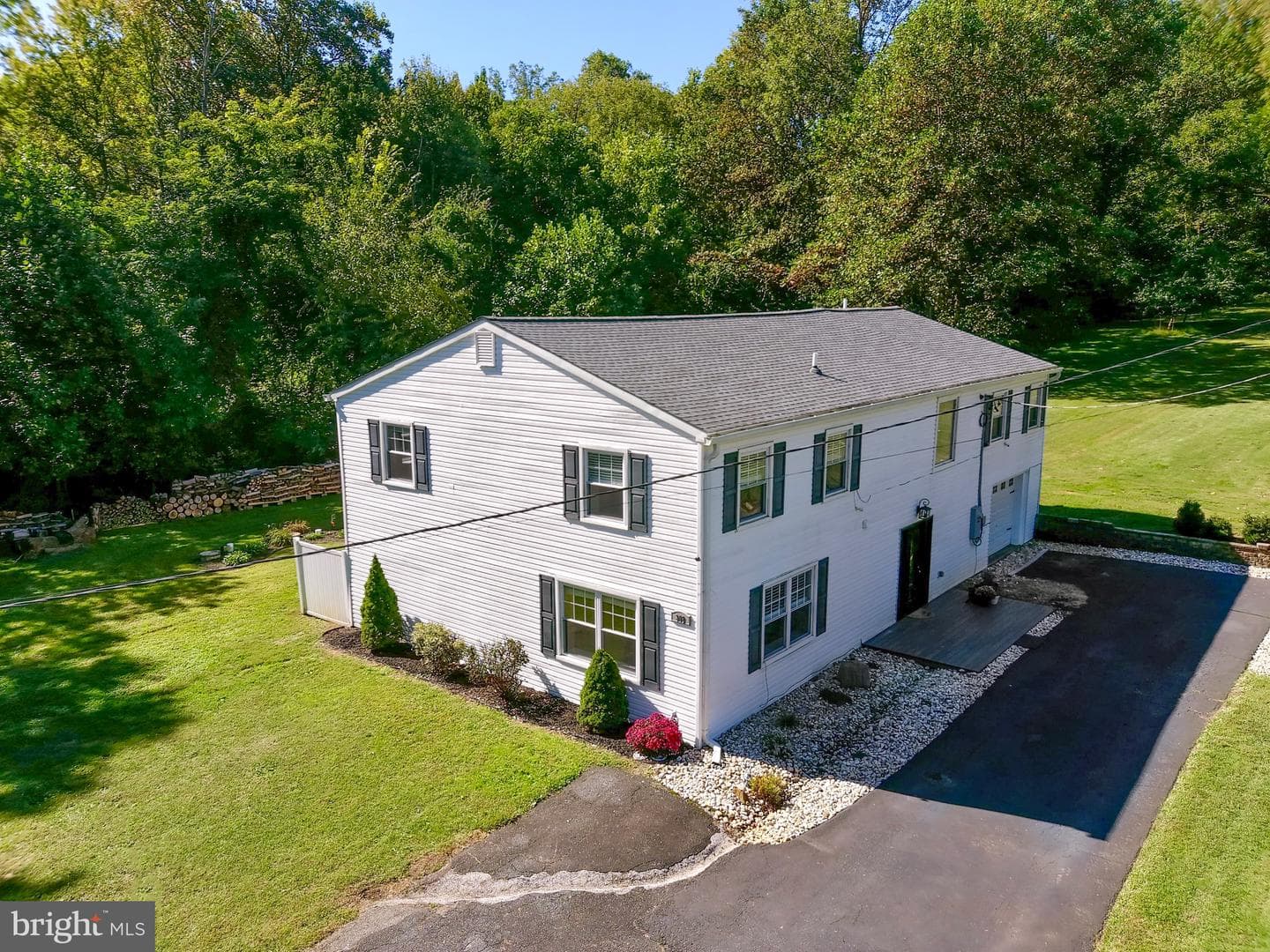 302 Robinhood Road photo 2