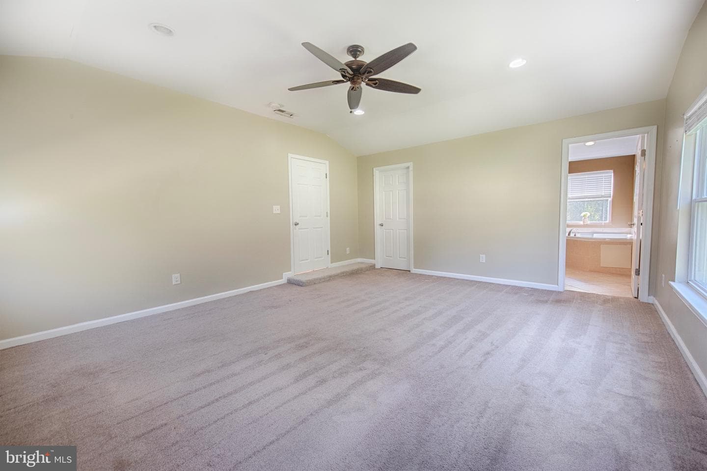 302 Robinhood Road photo 20