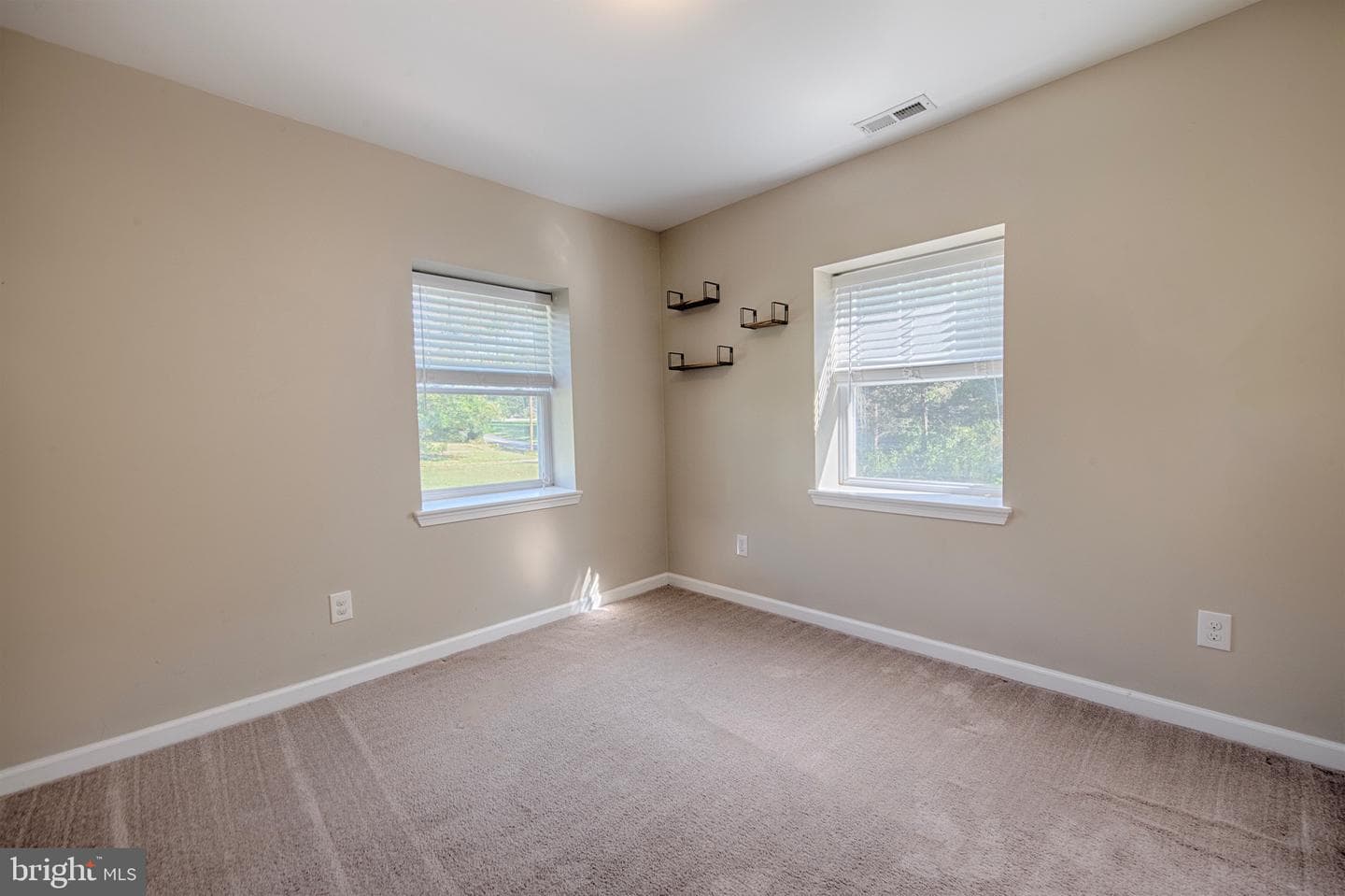 302 Robinhood Road photo 33