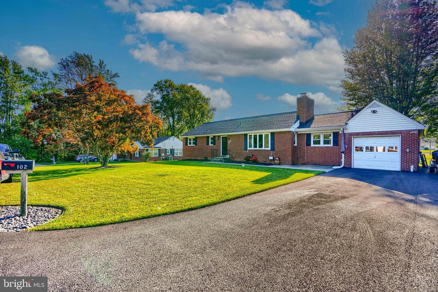 102 Fidelity Drive photo 2