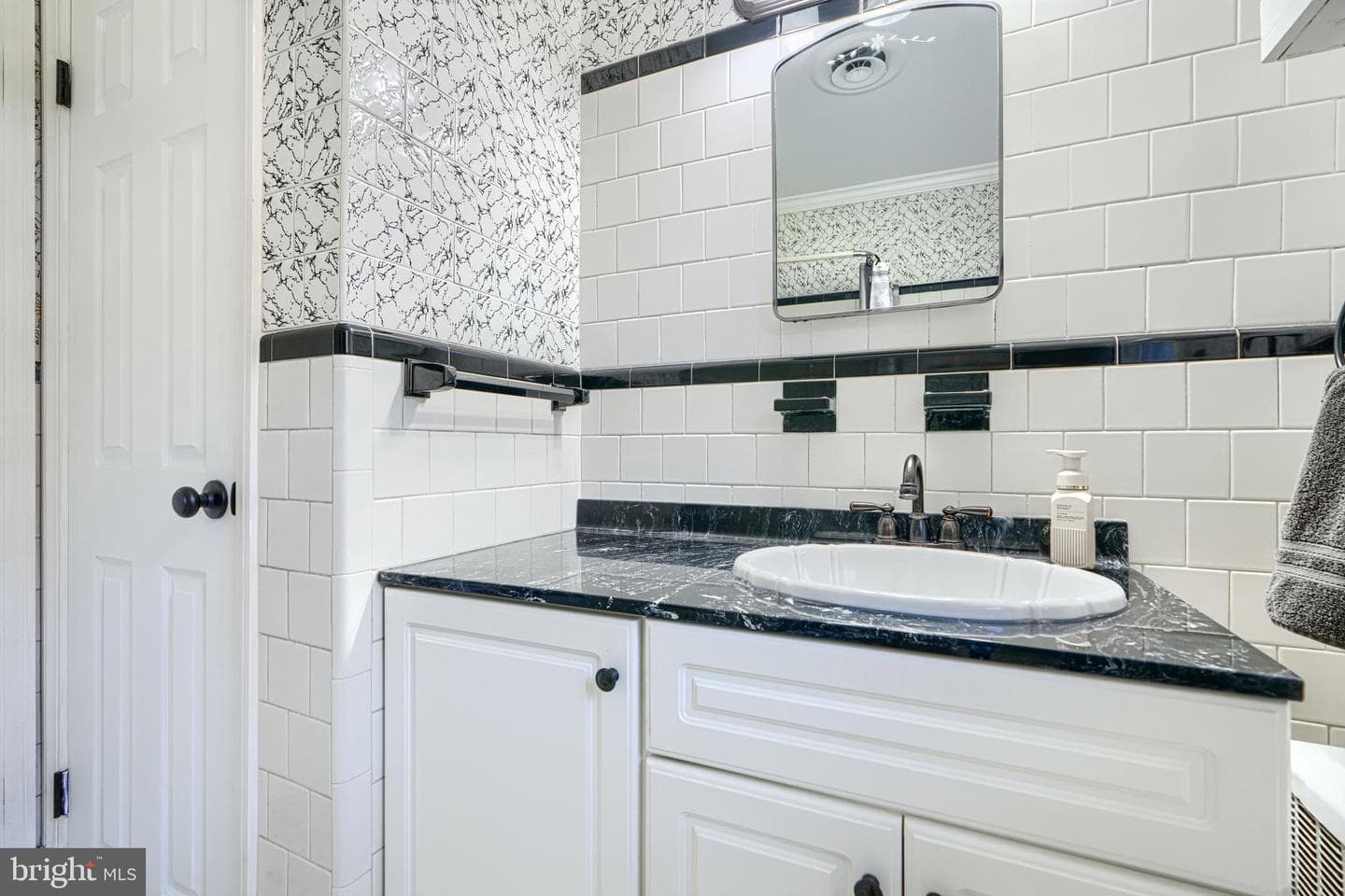 102 Fidelity Drive photo 20