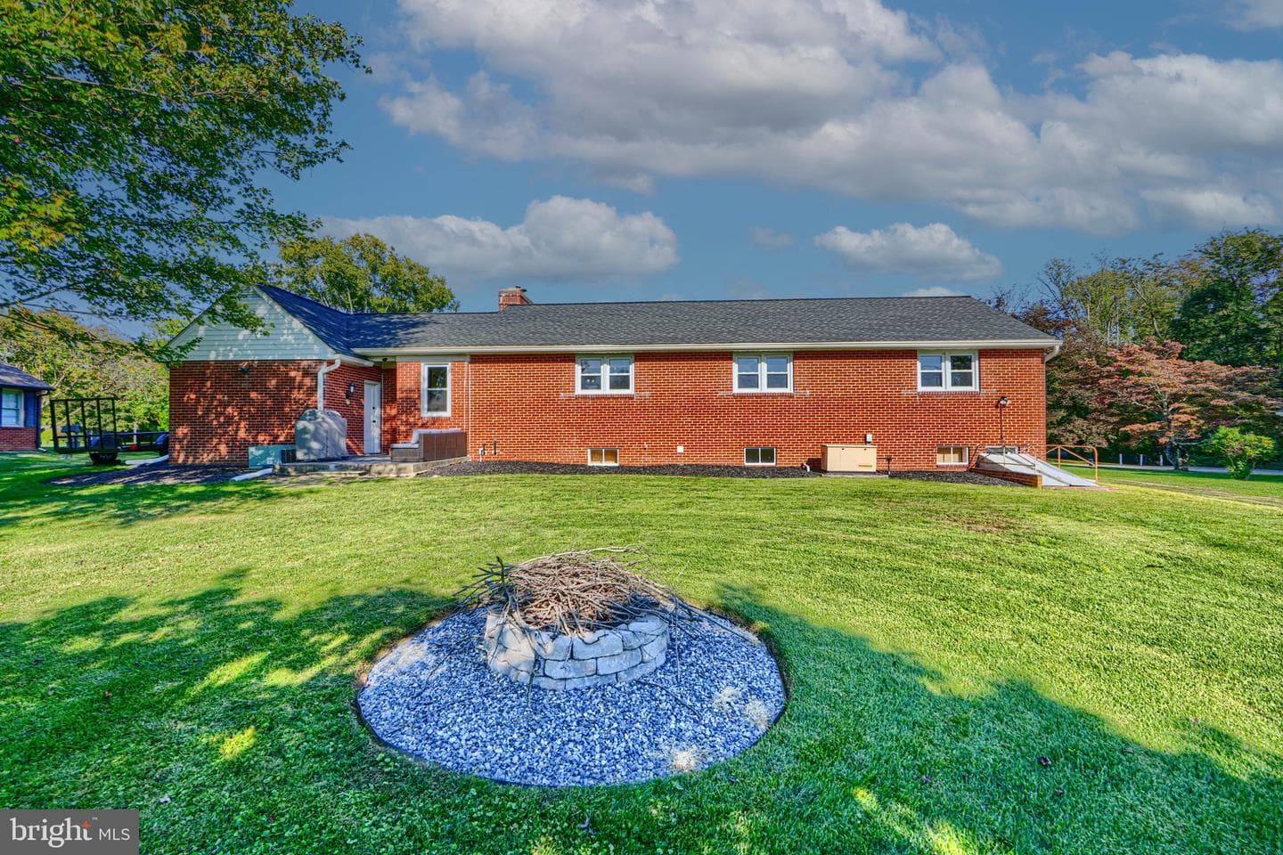 102 Fidelity Drive photo 42