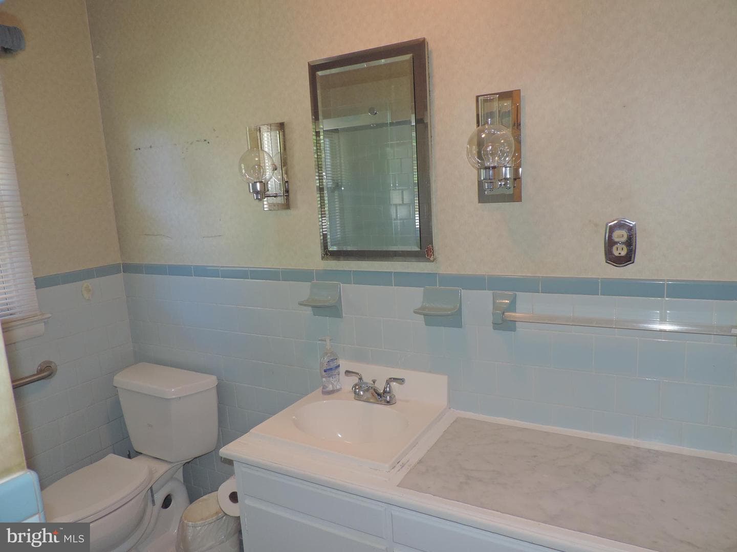 408 Clover Street photo 34