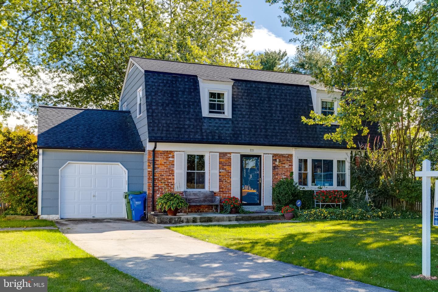 221 Kershaw Court photo 3
