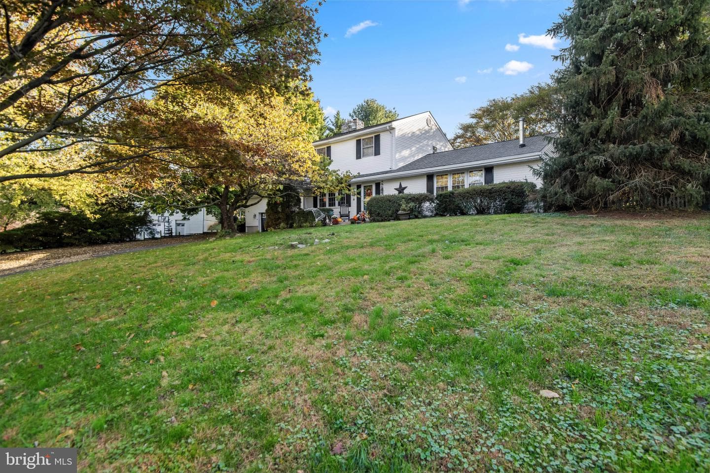 1602 Thornwood Court photo 3