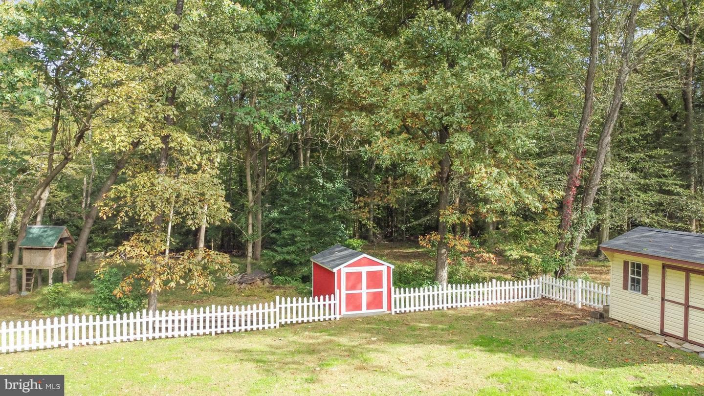 753 Gilbert Road photo 36
