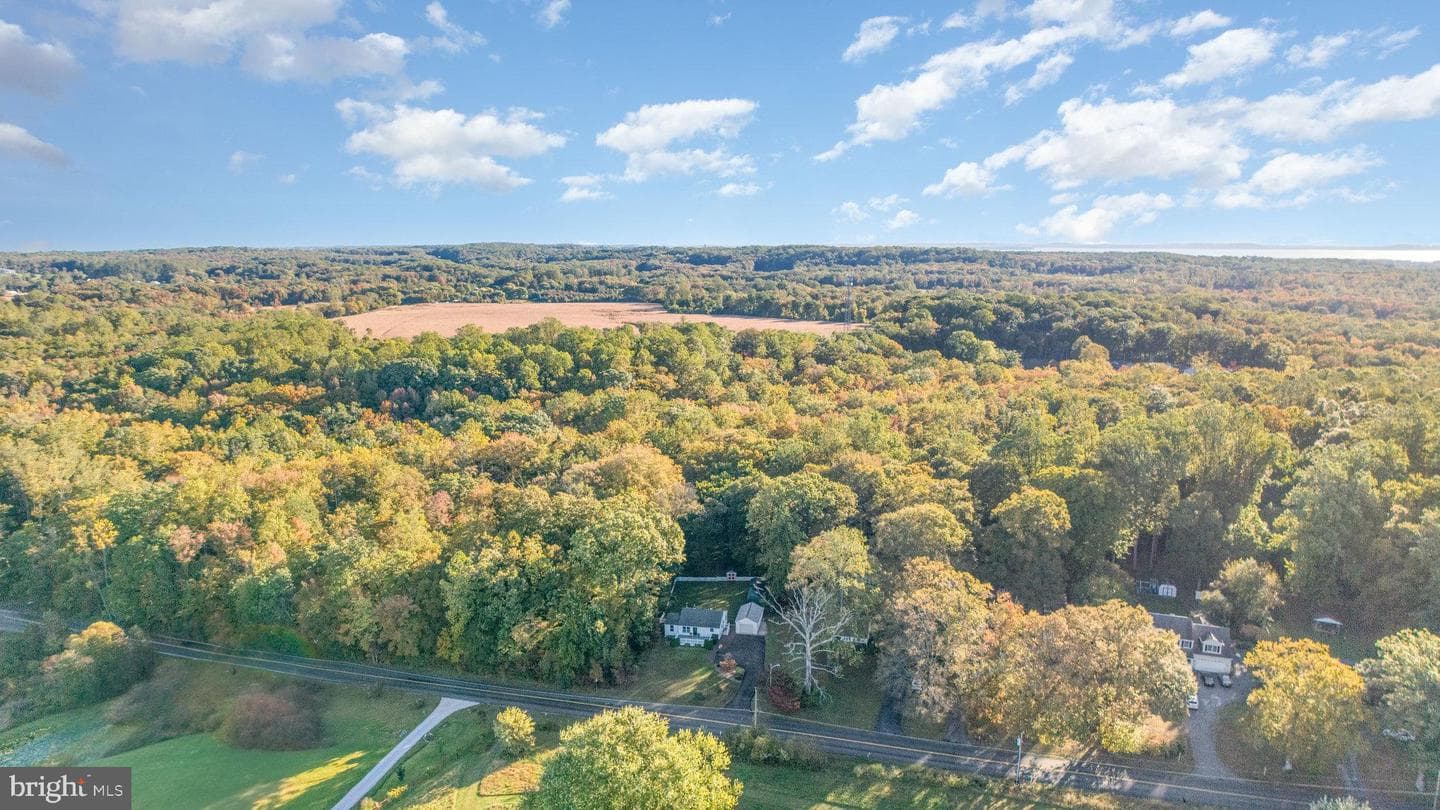 753 Gilbert Road photo 46