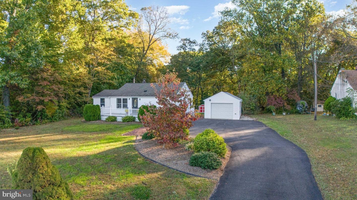 753 Gilbert Road photo 49
