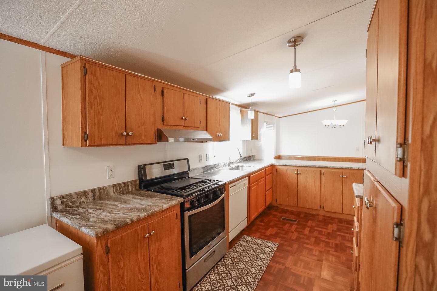 1822 Emily Drive photo 2