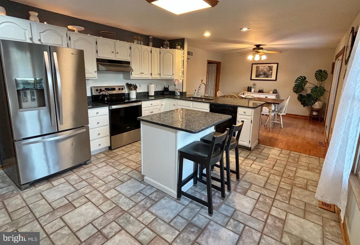 908 Priestford Road photo 10