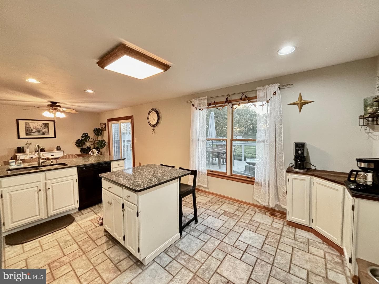 908 Priestford Road photo 11