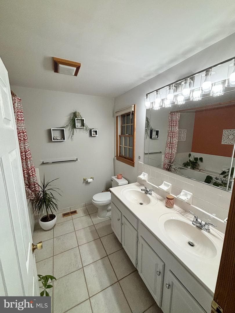 908 Priestford Road photo 27