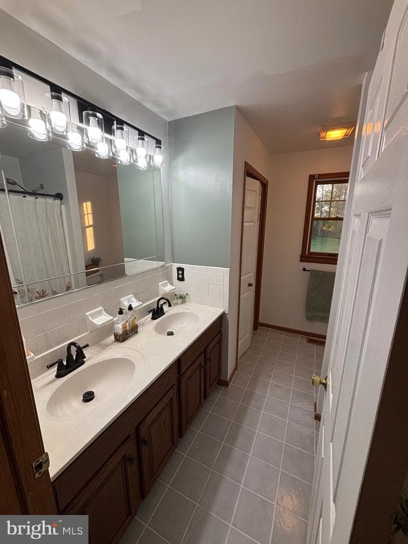 908 Priestford Road photo 31