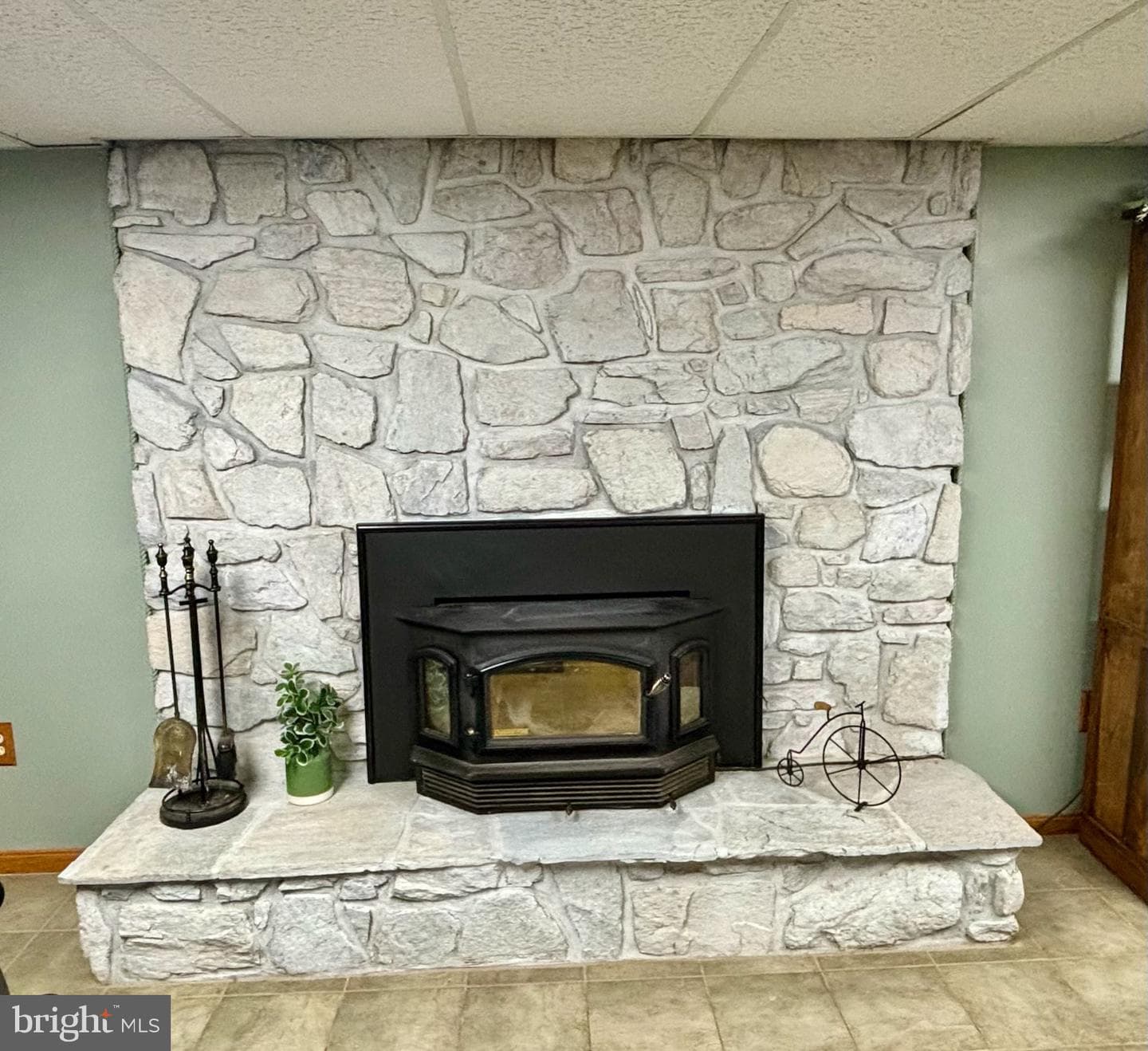 908 Priestford Road photo 35