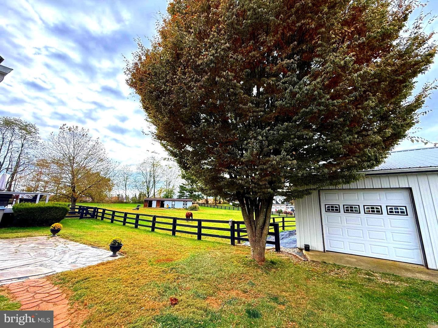 908 Priestford Road photo 62