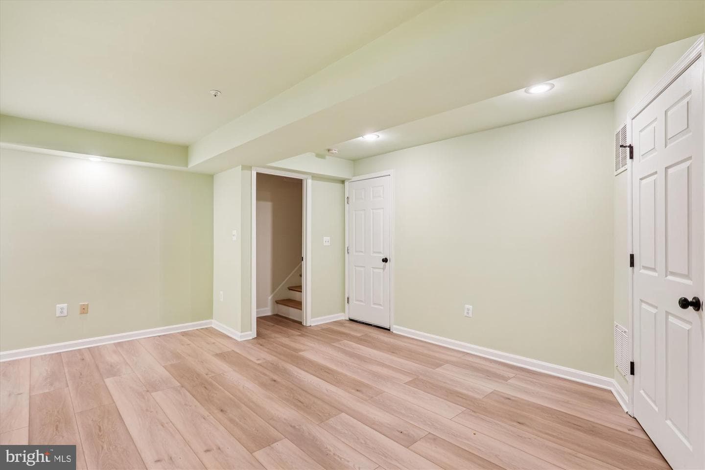 52 Barrington Place photo 35