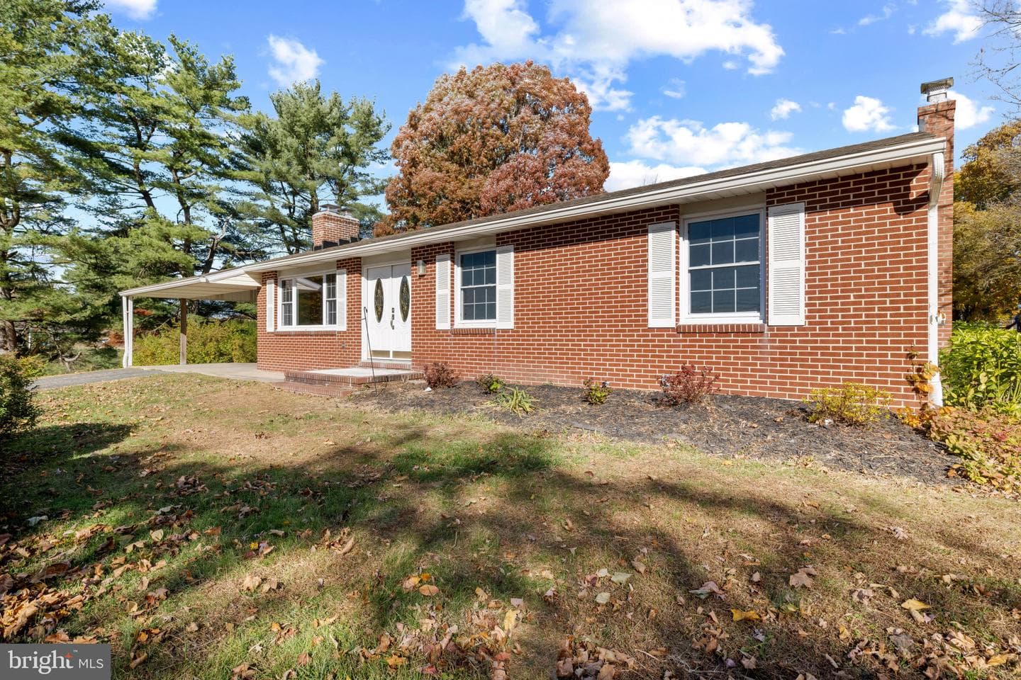 2106 Schuster Road photo 2