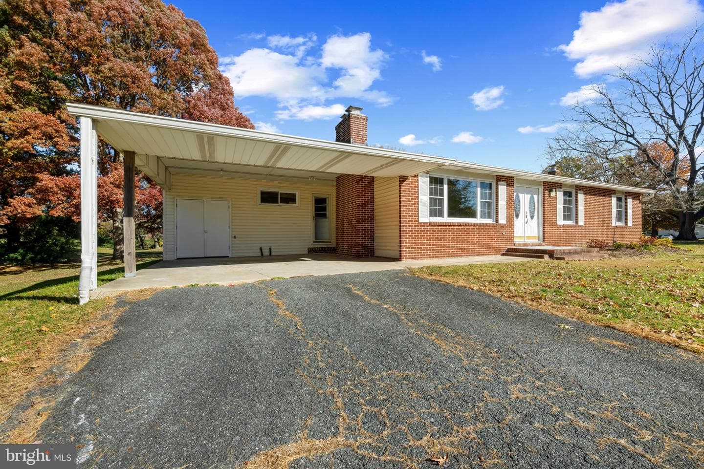 2106 Schuster Road photo 3