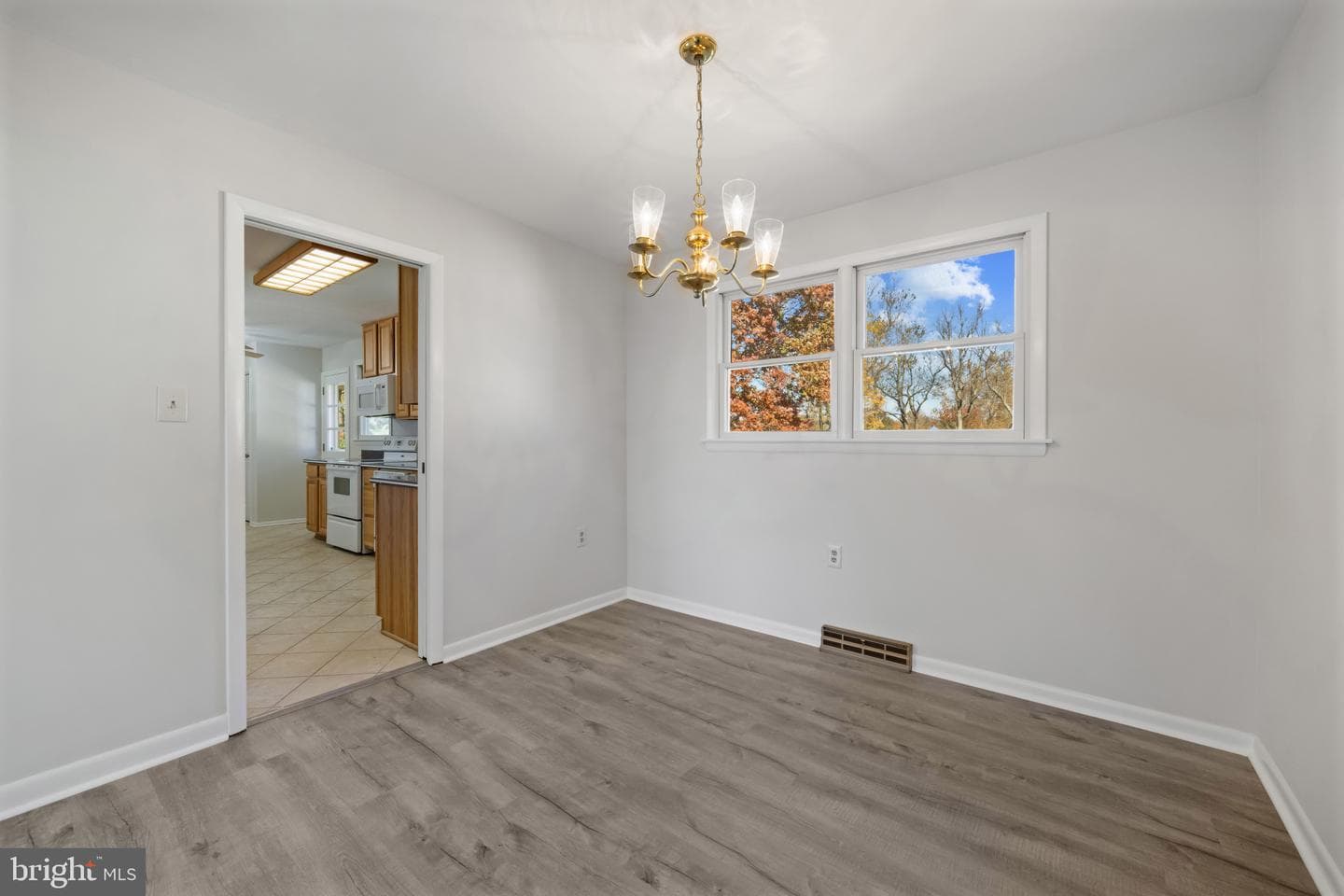 2106 Schuster Road photo 5