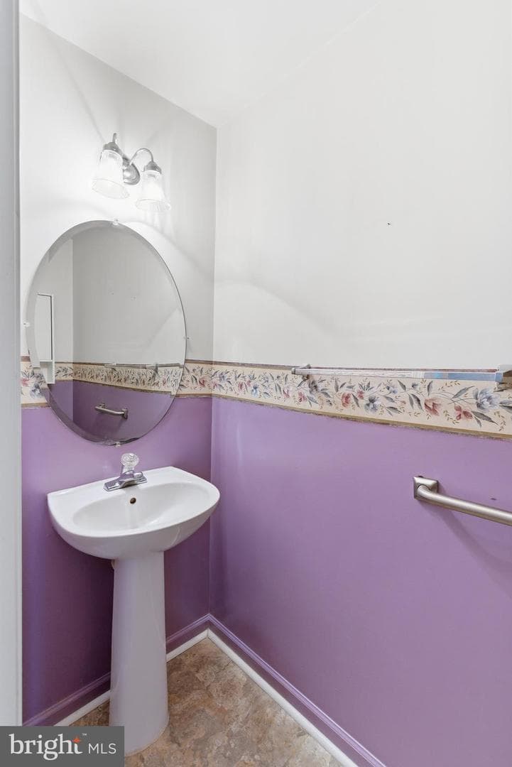 395 Enfield Road photo 19