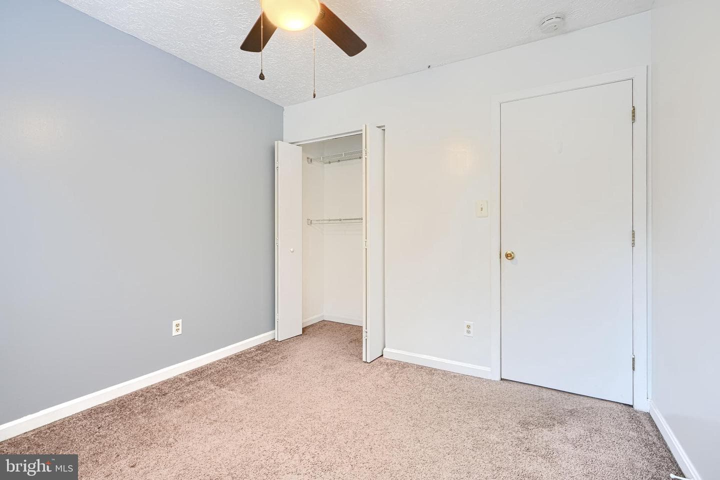 545 Hall Court photo 40