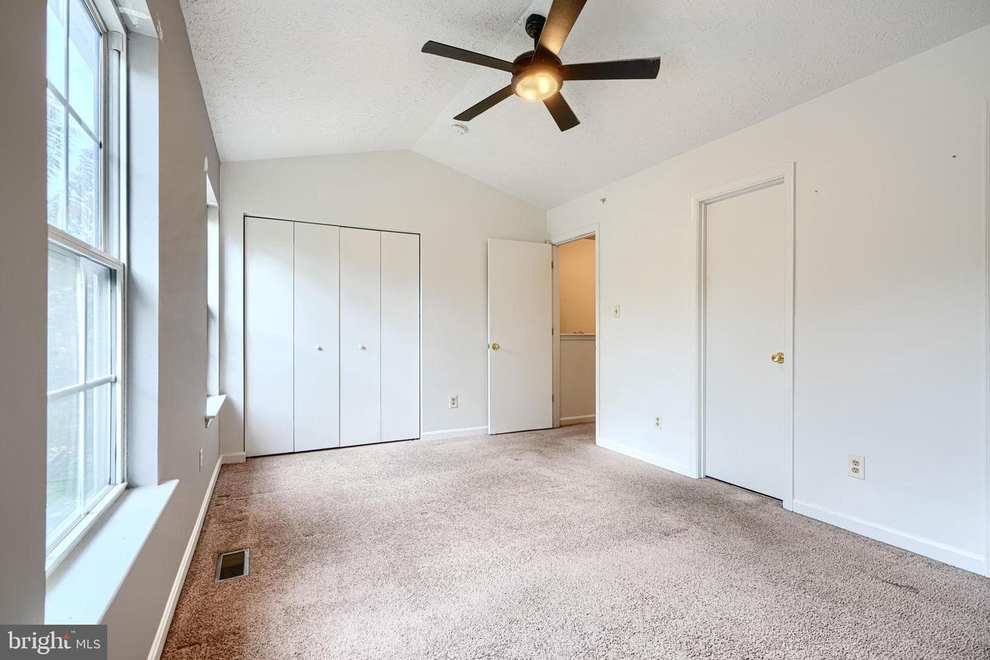 545 Hall Court photo 43