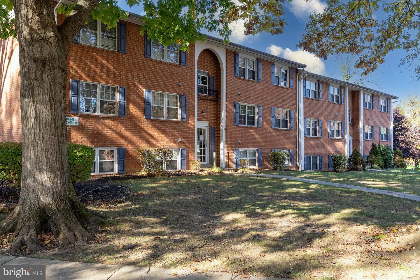 240 Crocker Drive #240-F photo 29