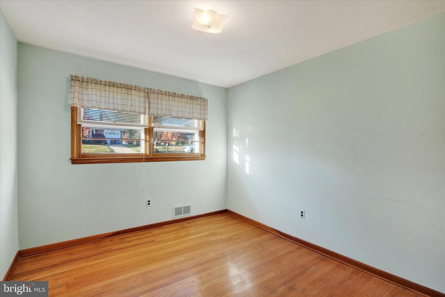 1505 Southview Road photo 12