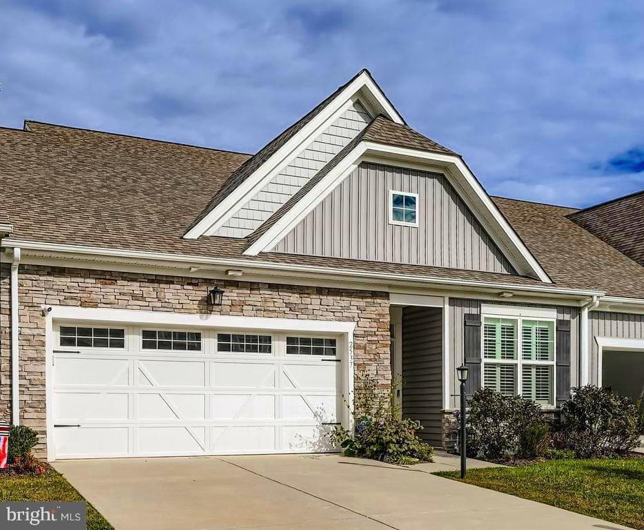 2537 Monarch Way photo 1
