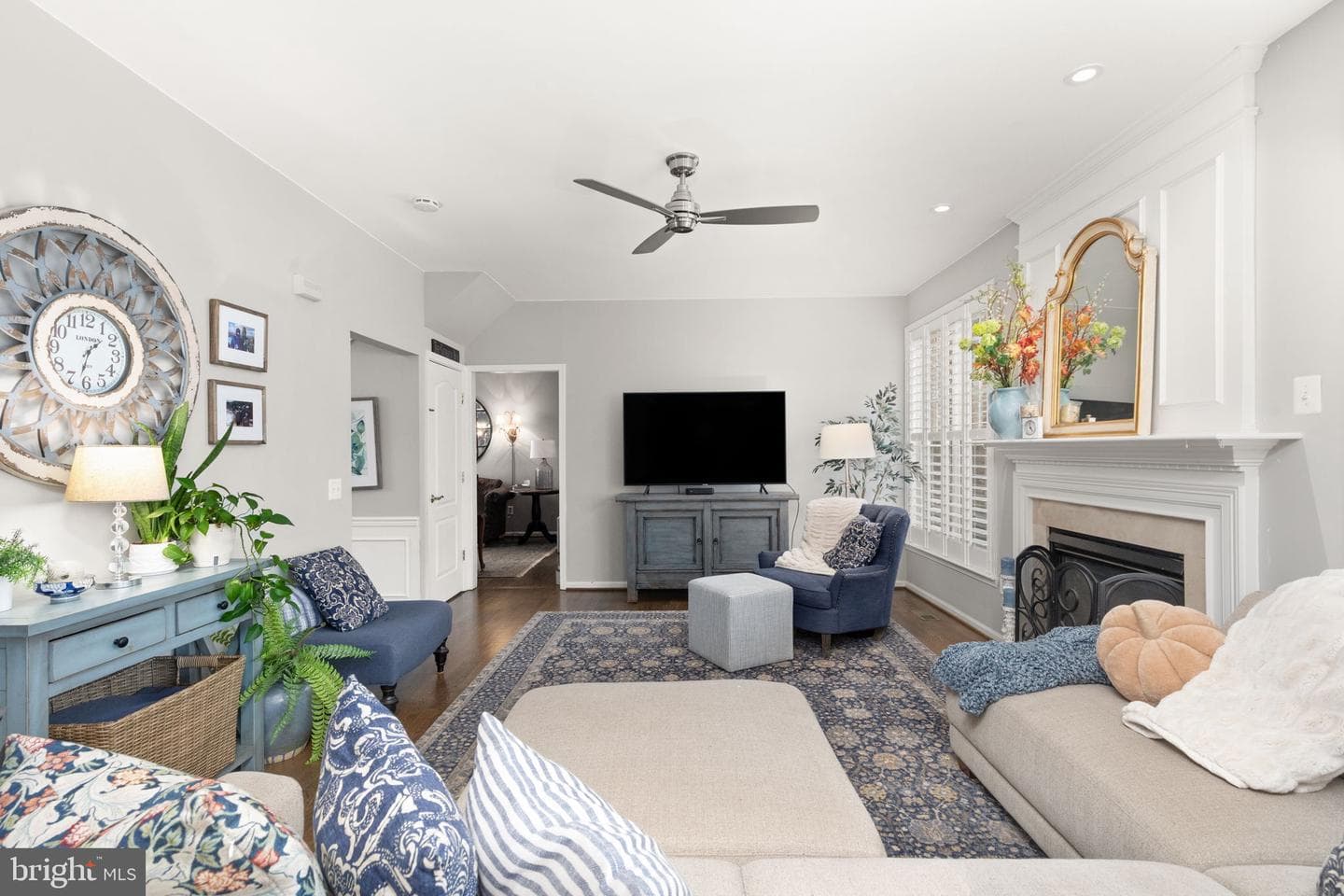 1011 Saddleback Way photo 7