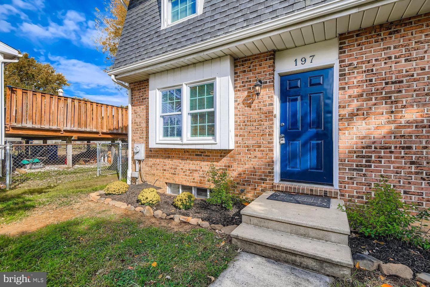 197 Farm Road photo 3