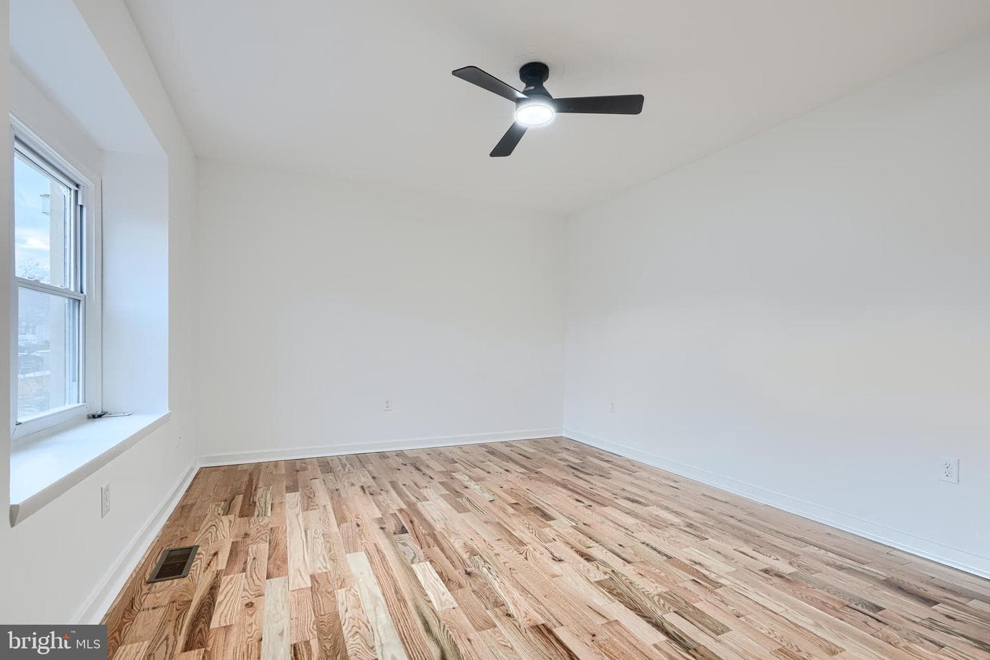 131 Farm Road photo 3
