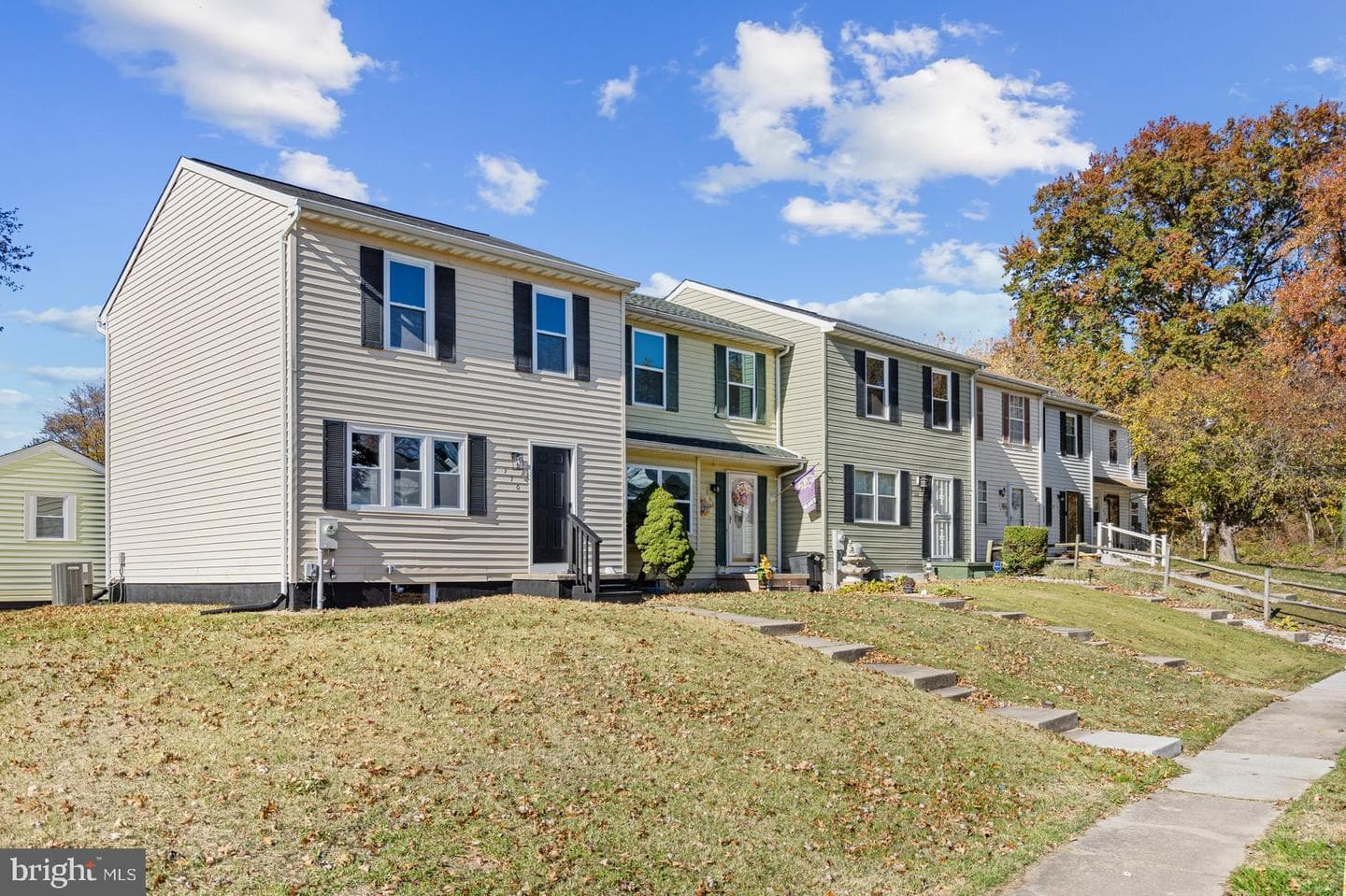 770 Custis Street photo 1
