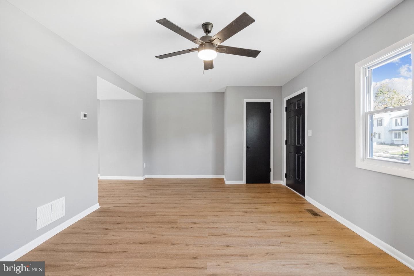 770 Custis Street photo 12