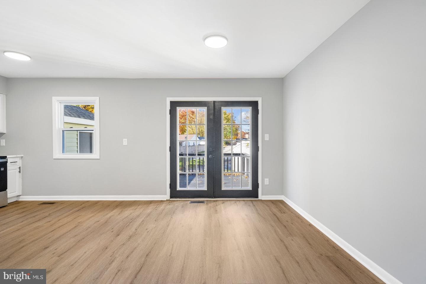 770 Custis Street photo 13