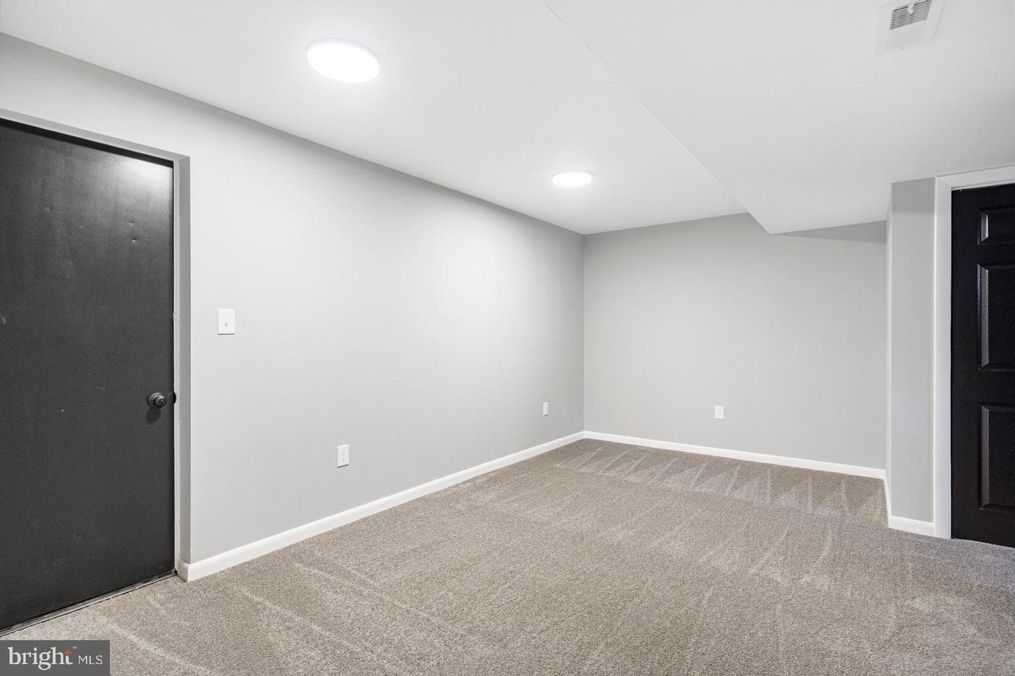 770 Custis Street photo 15