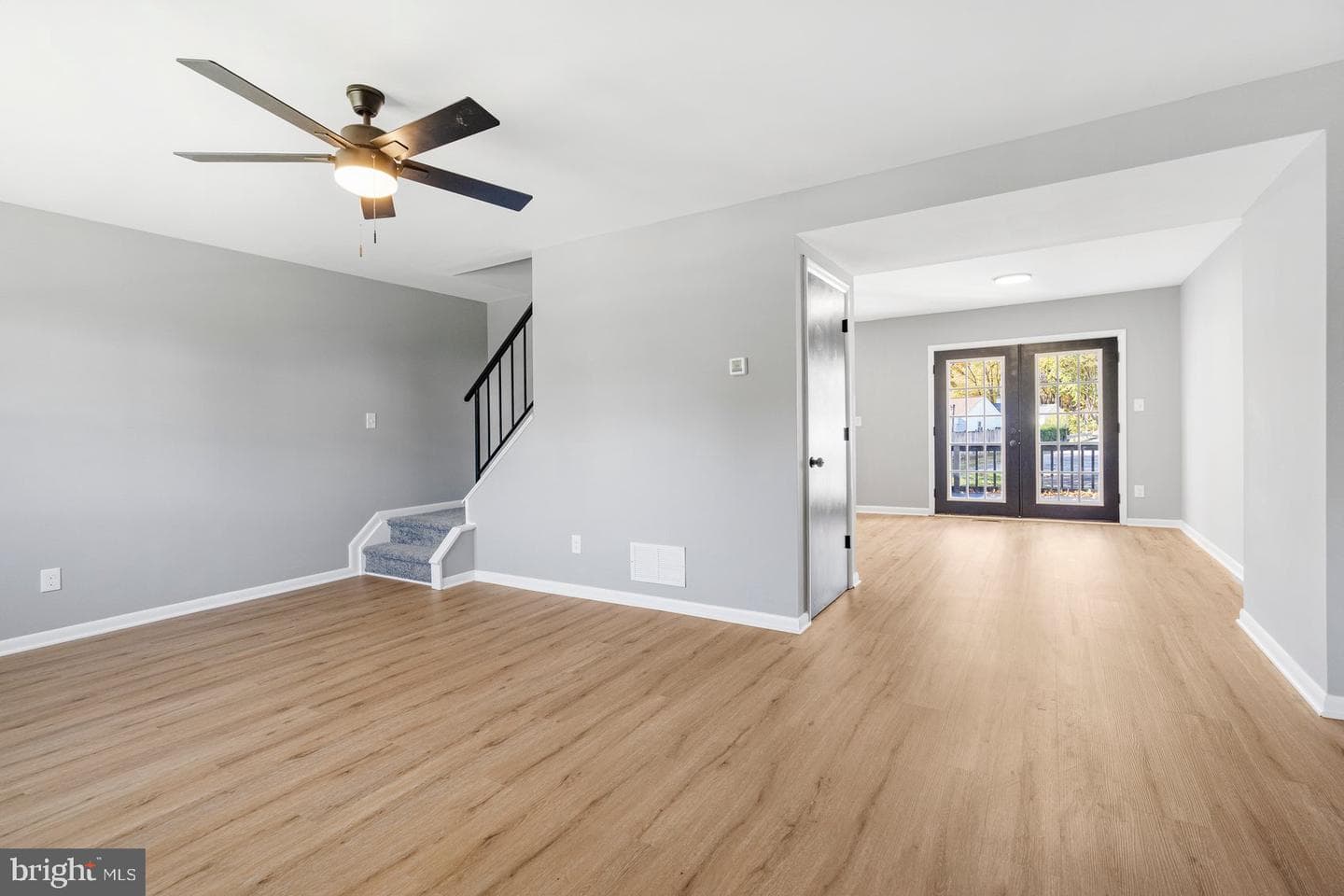 770 Custis Street photo 9