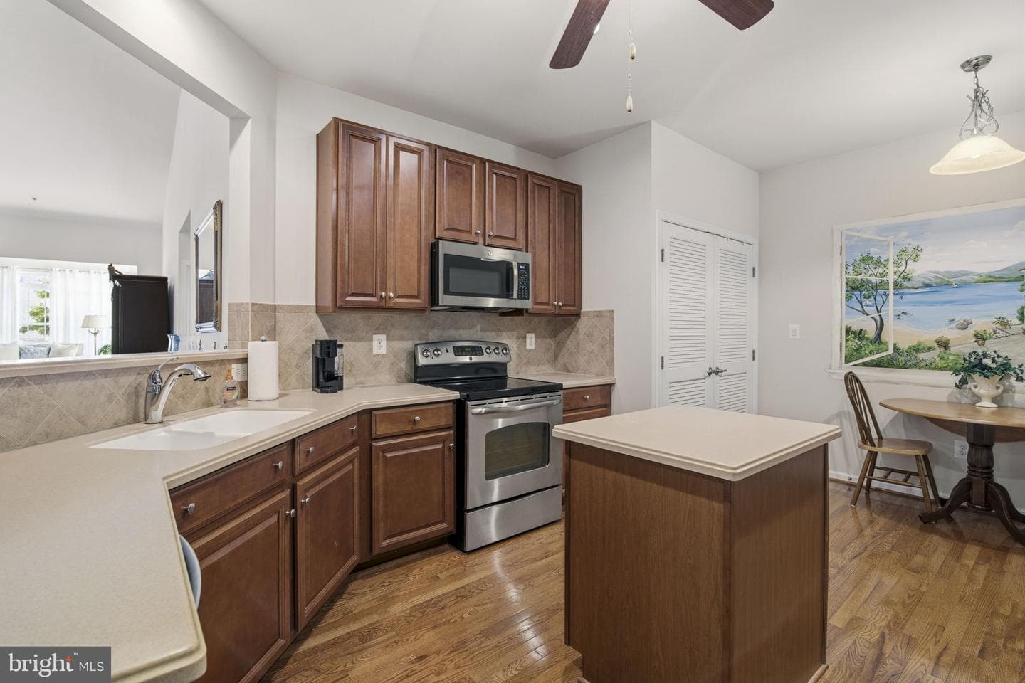 305 Tufton Circle photo 6