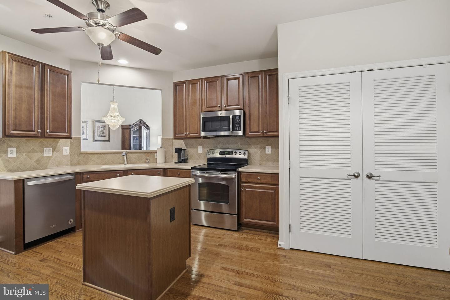 305 Tufton Circle photo 7