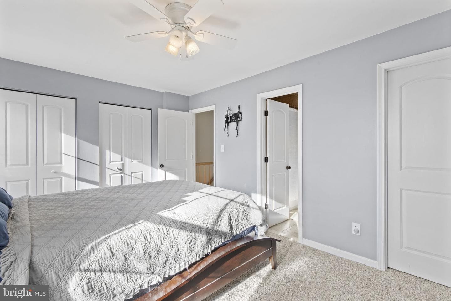 322 Overlea Place photo 10
