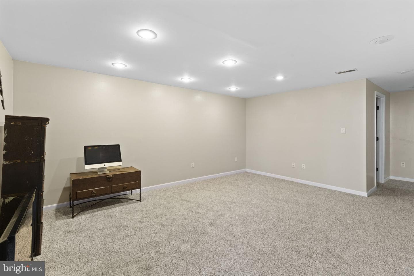 322 Overlea Place photo 17