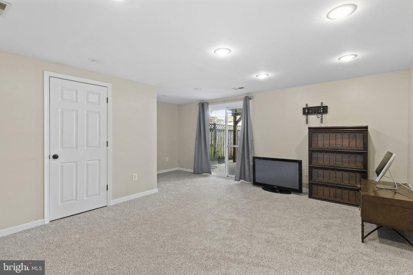 322 Overlea Place photo 18