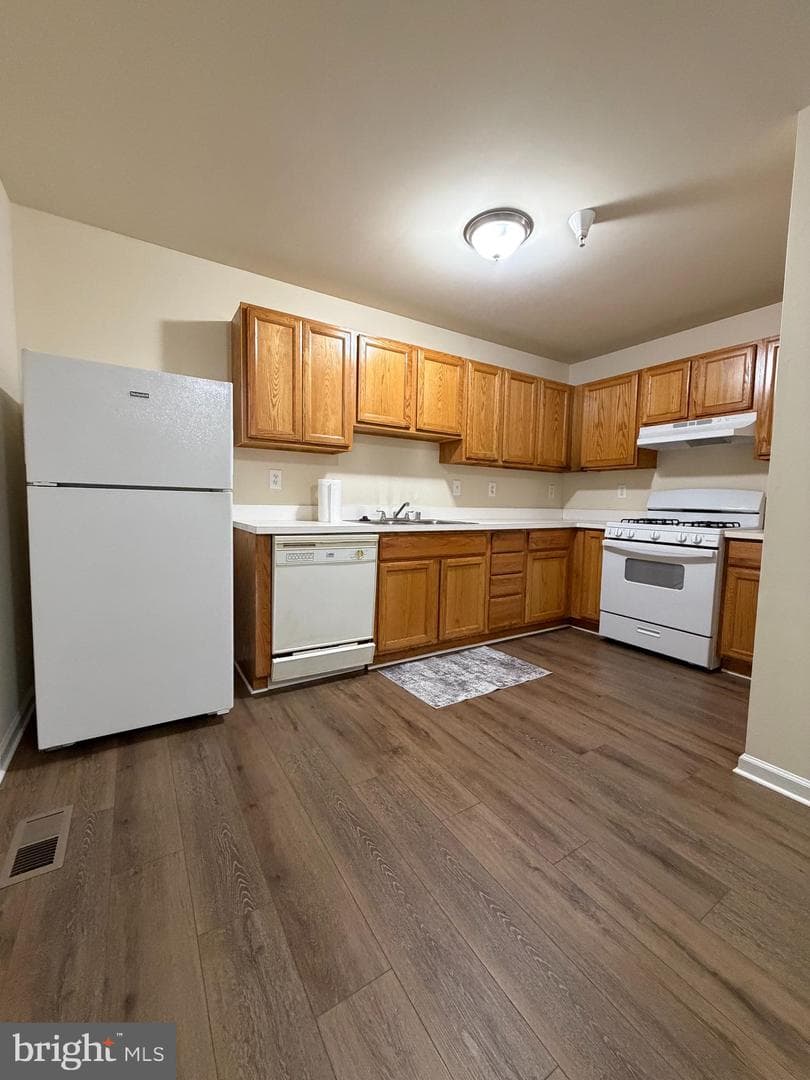 305 Center Deen Avenue photo 4