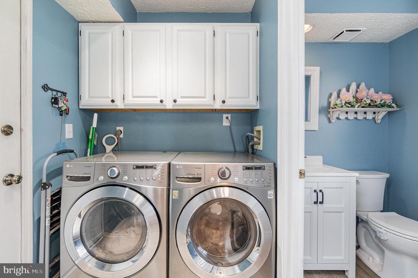 1209 Ashmead Square photo 11