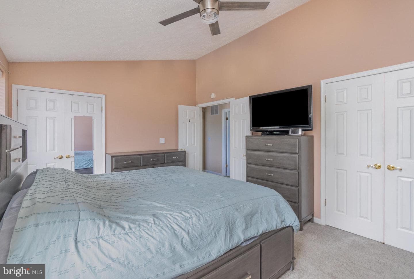 1209 Ashmead Square photo 14