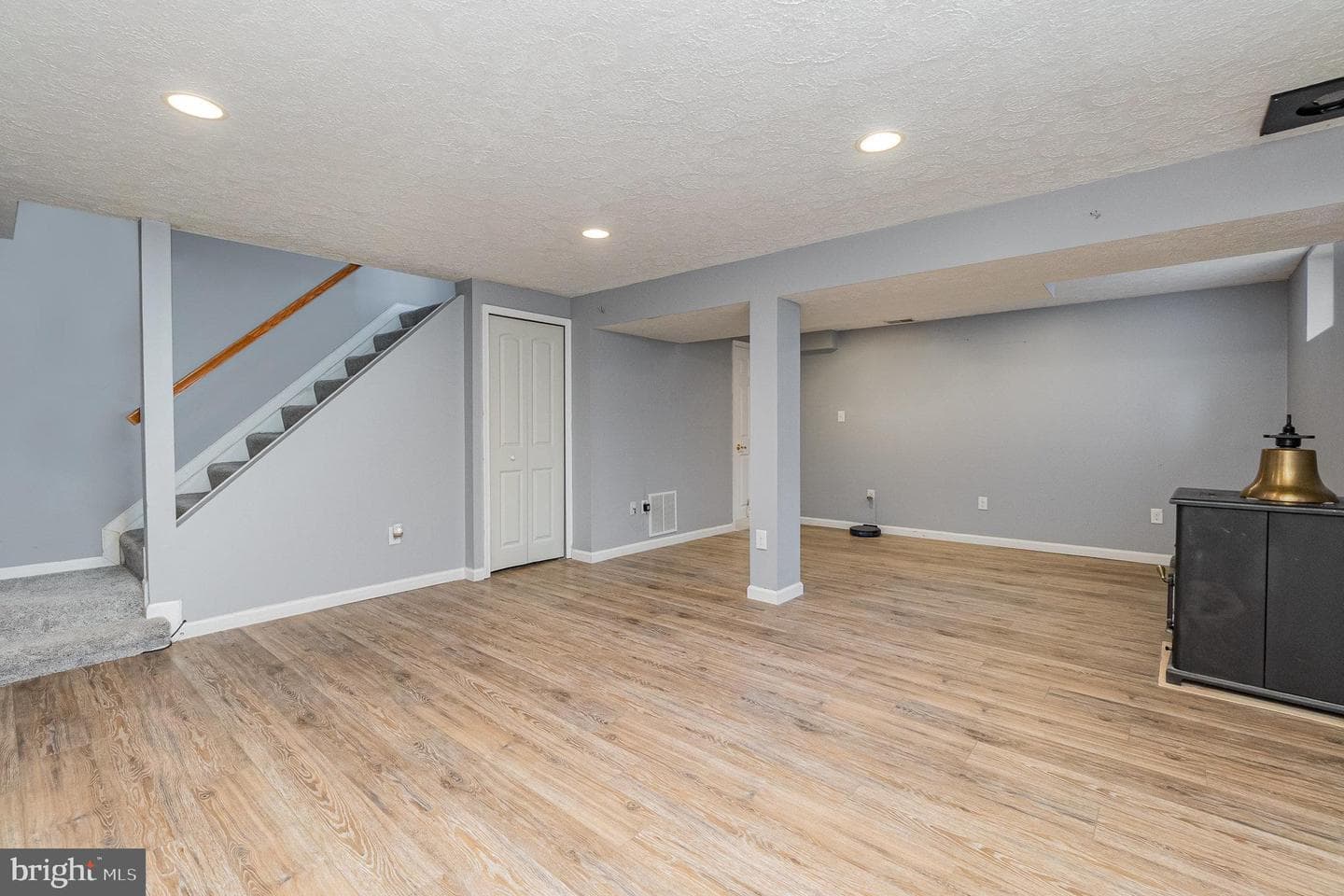 1209 Ashmead Square photo 25