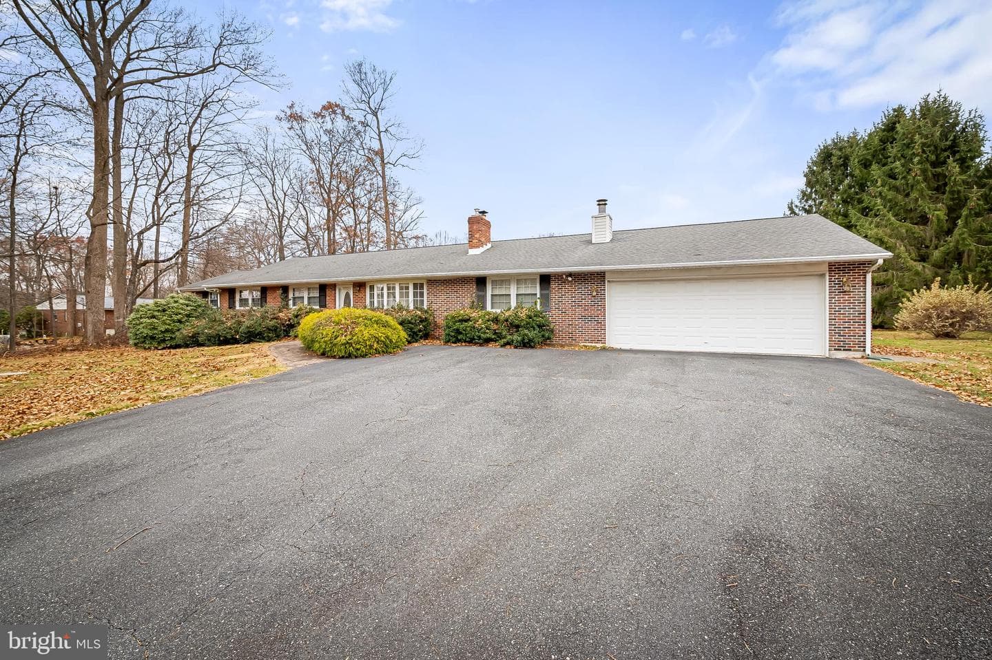 2114 Oaklyn Drive photo 3
