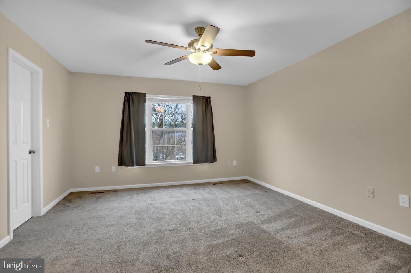 339 Overlea Place photo 13