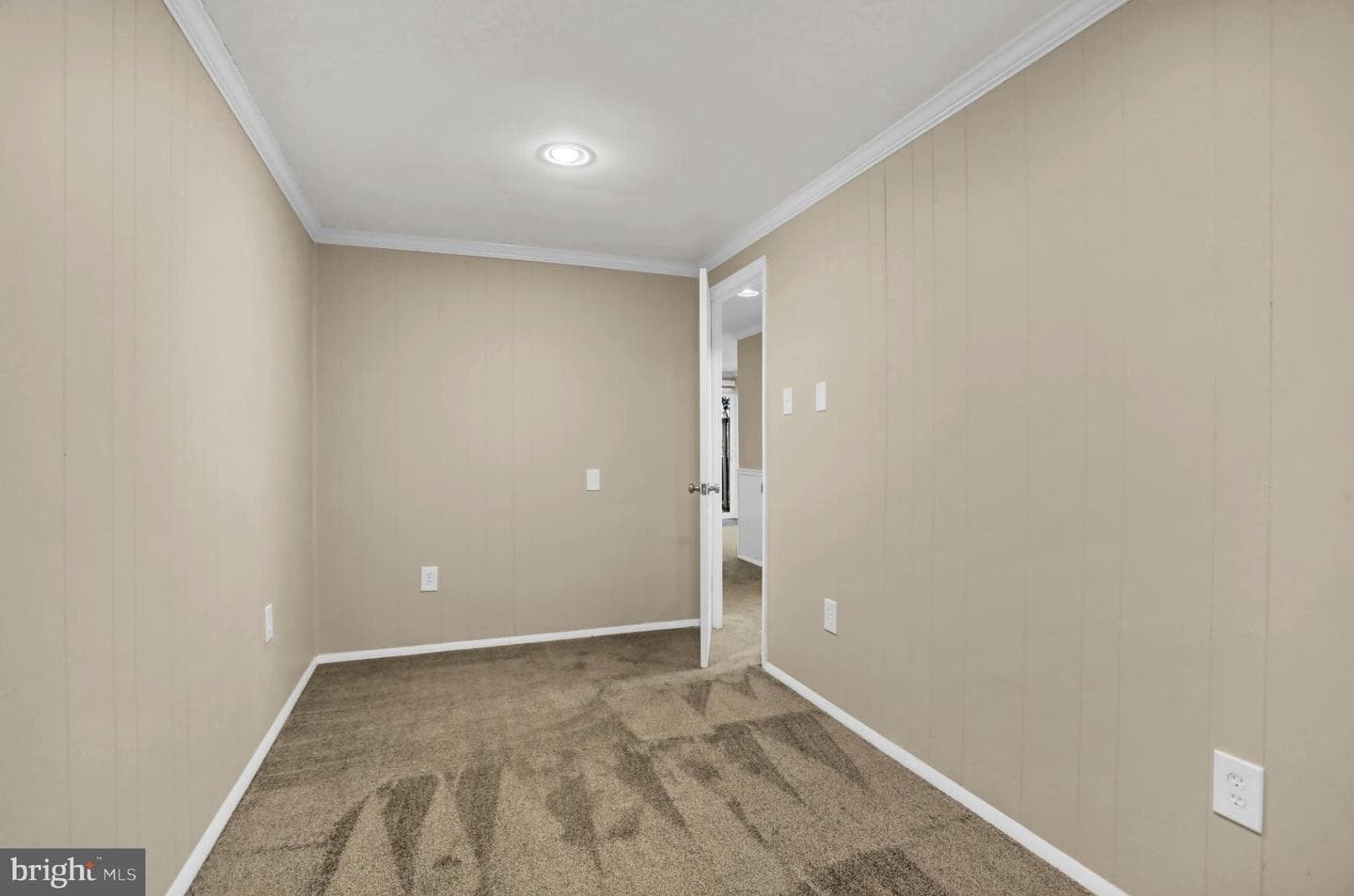 339 Overlea Place photo 29